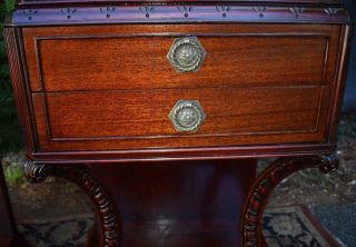 1930s English Regency Red Mahogany Bedside end tables / nightstands 4