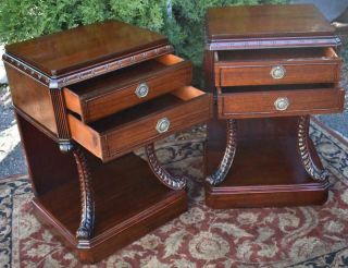 1930s English Regency Red Mahogany Bedside end tables / nightstands 5