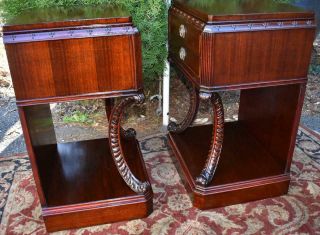 1930s English Regency Red Mahogany Bedside end tables / nightstands 8