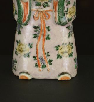 A VERY FINE 18TH / 19TH CENTURY CHINESE PORCELAIN FIGURE 5