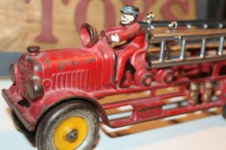 LARGE VINTAGE 1930 ' s 525 HUBLEY CAST IRON LADDER FIRE TRUCK with DRIVER 10