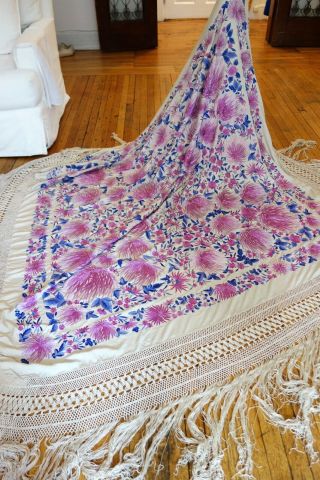C.  1900,  Exquisite Antique Silk Embroidered Canton Shawl W/ Chrysanthemums