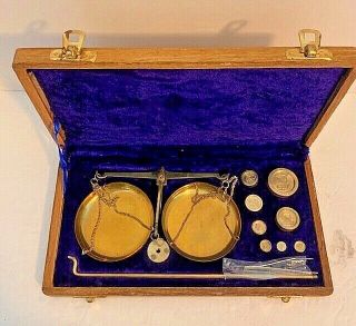 Vintage Small Brass Balance Scales Weights Tradesman Jewelers In Wood Plush Box