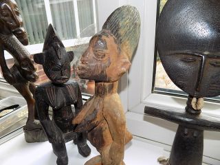 4 X VINTAGE HAND CARVED WOODEN TRIBAL AFRICAN FIGURES LARGEST 31.  75 cm tall 6