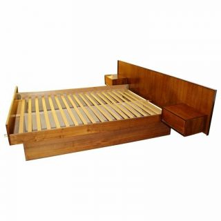 Mid Century Modern Scandinavian Platform Queen Bed With Floating Nightstands
