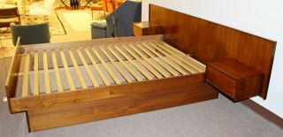Mid Century Modern Scandinavian Platform Queen Bed With Floating Nightstands 2