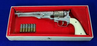Hubley Colt 45 & Ammo Clip 2
