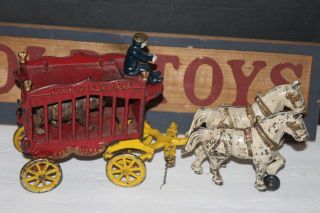 Vintage Kenton Cast Iron Overland Circus Wagon With Driver And Bear