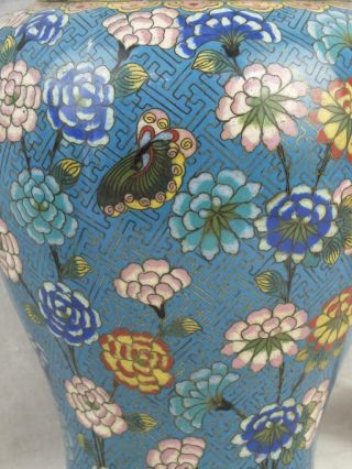 19TH C CHINESE GILT CLOISONNE BLUE FLORAL BUTTERFLY VASE 3