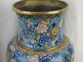 19TH C CHINESE GILT CLOISONNE BLUE FLORAL BUTTERFLY VASE 4
