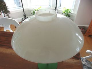 VINTAGE MID CENTURY TABLE LAMP - PLASTIC & GLASS SHADE 10