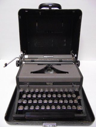 Vintage 1948 Royal Quiet Deluxe Portable Typewriter Glass Tombstone Keys