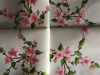 GORGEOUS VINTAGE LINEN HAND EMBROIDERED TABLECLOTH TRAILING PINK BLOSSOMS 6