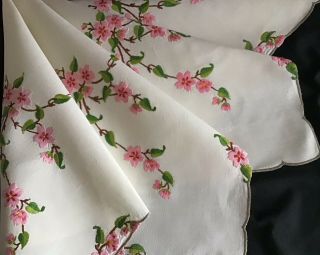 GORGEOUS VINTAGE LINEN HAND EMBROIDERED TABLECLOTH TRAILING PINK BLOSSOMS 7