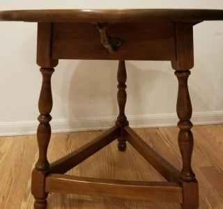 Vintage Heywood Wakefield Clover Triangle Drop Leaf Side End Side Table Stand 3