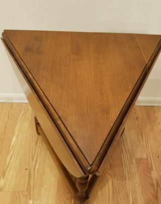 Vintage Heywood Wakefield Clover Triangle Drop Leaf Side End Side Table Stand 8