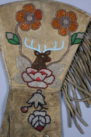 Pictorial Beaded Gauntlet Gloves / Native American Plateau - Plains / 1890 - 1920 ' s 6