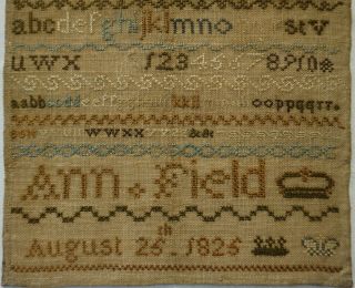SMALL EARLY 19TH CENTURY ALPHABET & TRIPLE CROWN SAMPLER BY ANN FIELD - 1825 3