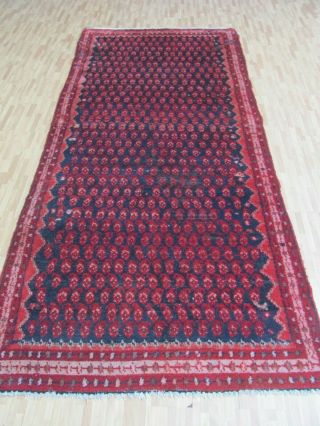 A Old Handmade Hamedan Oriental Rug (290 X 127 Cm)