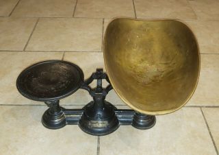 Vintage Henry Troemner Cast Iron Scale Model No 3 w/ 4 lb.  Weight 6 Lb Capacity 3
