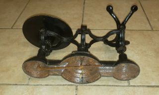 Vintage Henry Troemner Cast Iron Scale Model No 3 w/ 4 lb.  Weight 6 Lb Capacity 8