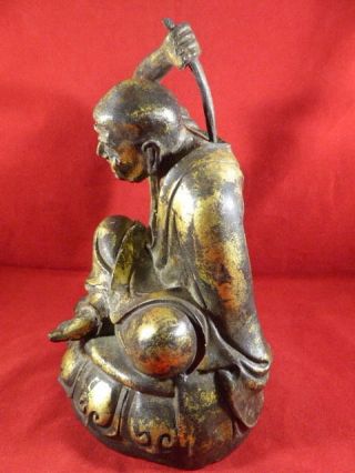 STUNNING ANTIQUE CHINESE GILT BRONZE FIGURE OF A MAN WITH A BACK SCRATCHER c1880 4