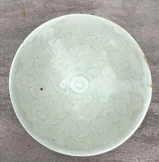 Very FINE AND RARE EARLY CHINESE QINGBAI BOWL WITH CARVED DECORATION 4