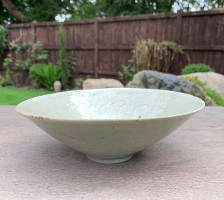 Very FINE AND RARE EARLY CHINESE QINGBAI BOWL WITH CARVED DECORATION 8