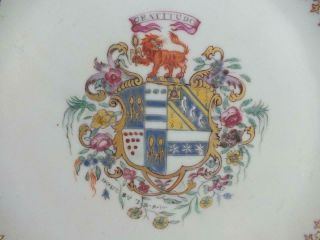 TWO 18TH C CHINESE PORCELAIN FAMILLE ROSE ARMORIAL PLATES 3