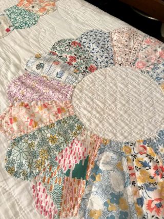 ANTIQUE Vtg.  30/40 ' s Fabric Hand Quilted Embroidered Quilt/Spectacular/99 
