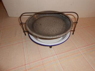 Antique Metal Pie Cooling Rack Stand With Feet 2 Tier & 2 Vintage 10  Pie Tins