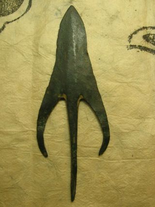 800 - 1200 B.  C.  4 1/2 in.  Luristan Bronze Arrow w Patina and Full Barbs 2