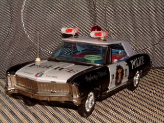 BANDAI BATTERY OPERATED,  TIN BUICK HIGH WAY PATROL CAR W/ORIGINAL BOX & 3