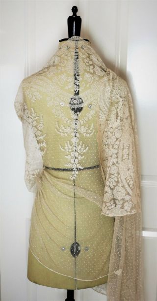 Antique 19thc Victorian Cream / Ivory Chantilly Lace Long Wedding Shawl / Veil