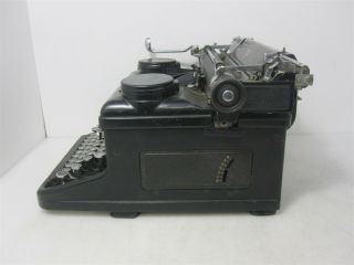 Antique 1930s Royal Typewriter KHM1952500 4