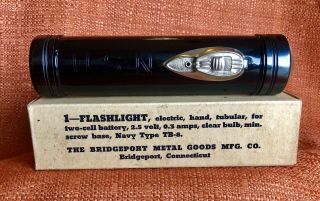 WWII Era US Navy Hand Held Flashlight Type TB - 8 - Unissued NOS 2