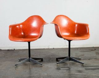 Mid Century Modern Lounge Chair Set Eames Herman Miller Dax Orange Red Arm Shell