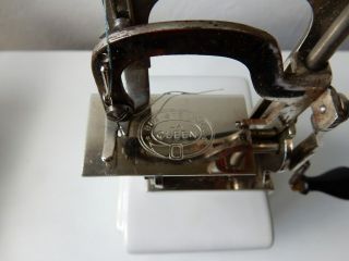 RARE.  MUSEUM HAND CRANK SEWING MACHINE coudre Nähmaschine MAQUINA DE COSER 7