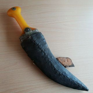24 Old Rare Antique Islamic Yemeni / Omani Dagger Khanjar,  Faturan Amber Handle 8