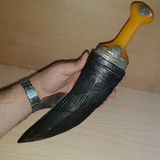 24 Old Rare Antique Islamic Yemeni / Omani Dagger Khanjar,  Faturan Amber Handle 9