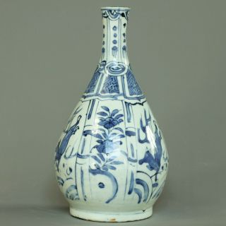 A chinese blue and white bottle vase - Ming dynasty - Wanli period - 1573 / 1619 4