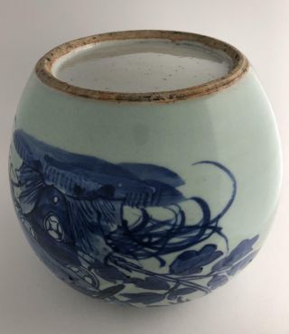 ANTIQUE CHINESE JAPANESE BLUE AND WHITE GLAZED POTTERY LARGE JAR VASE WITH A LID 11