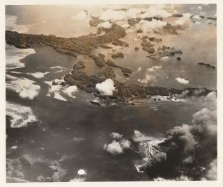 Us Navy Bombs Japanese Bases At Palau & Peleliu (6 Photos) - 1944