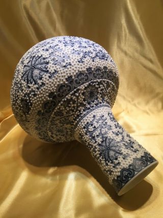 Chinoiserie Asian Thin Texture Blue Cobalt White Ceramic Vase Jingdezhen history 5