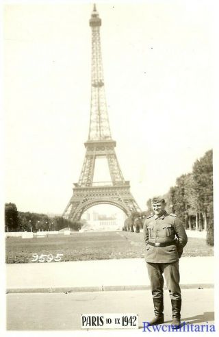 Port.  Photo: Touriste Wehrmacht Soldier By Eiffel Tower; Paris,  France,  1942