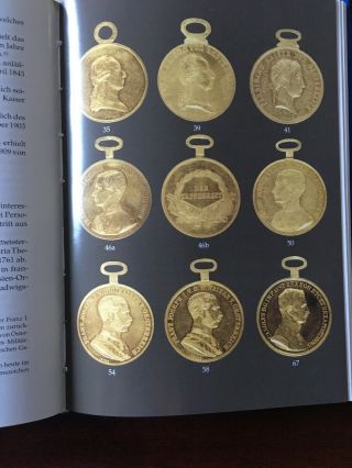 Austrian Medal Book: Fortitudini Der Tapferkeit 6