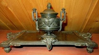 Elegant French Antique Xix Th.  C.  Bronze Desk Top Inkwell