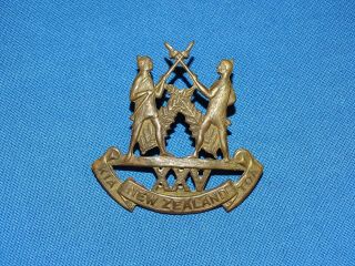 Wwi - Wwii Zealand Cap Hat Badge,  Xxv 25th Kia Toa (223)