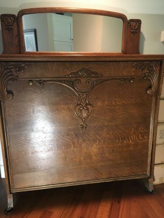 Antique Furniture/1901 Murphy Bed
