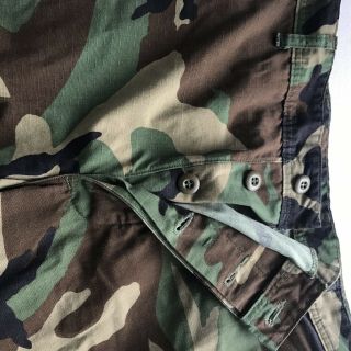 VINTAGE COMBAT WOODLAND CAMOUFLAGE TROUSERS MILITARY CARGO PANTS - 36”Waist X32” L 10